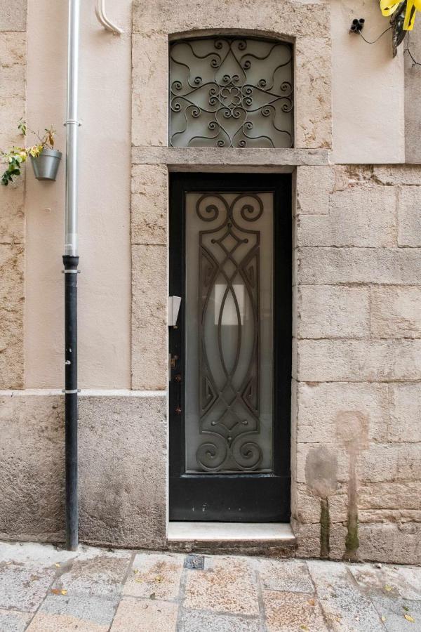 Revitalized Apartment In Historical Building Girona Esterno foto