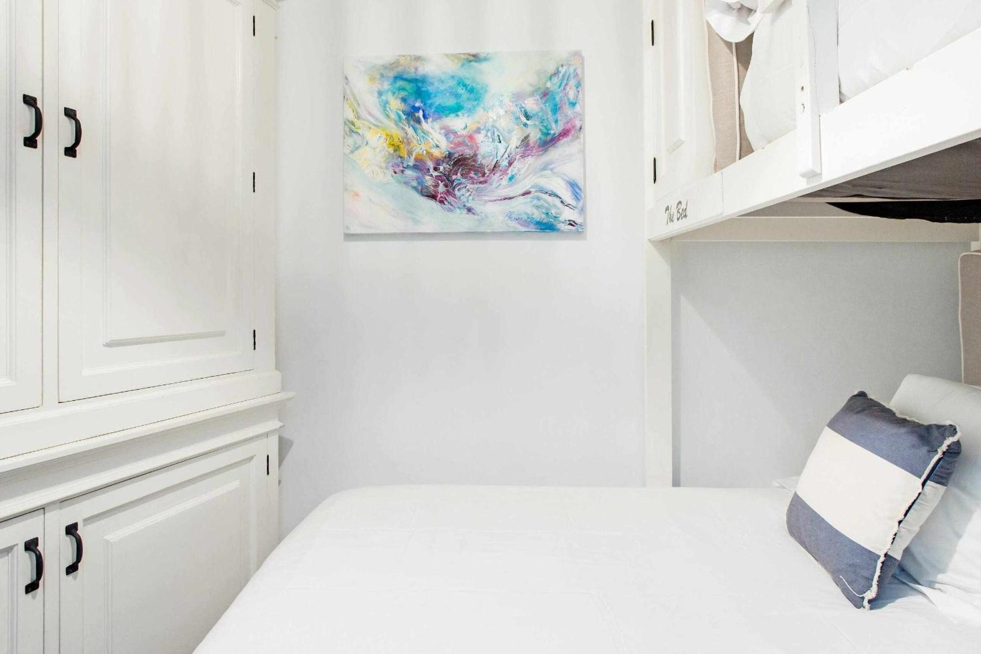 Revitalized Apartment In Historical Building Girona Esterno foto