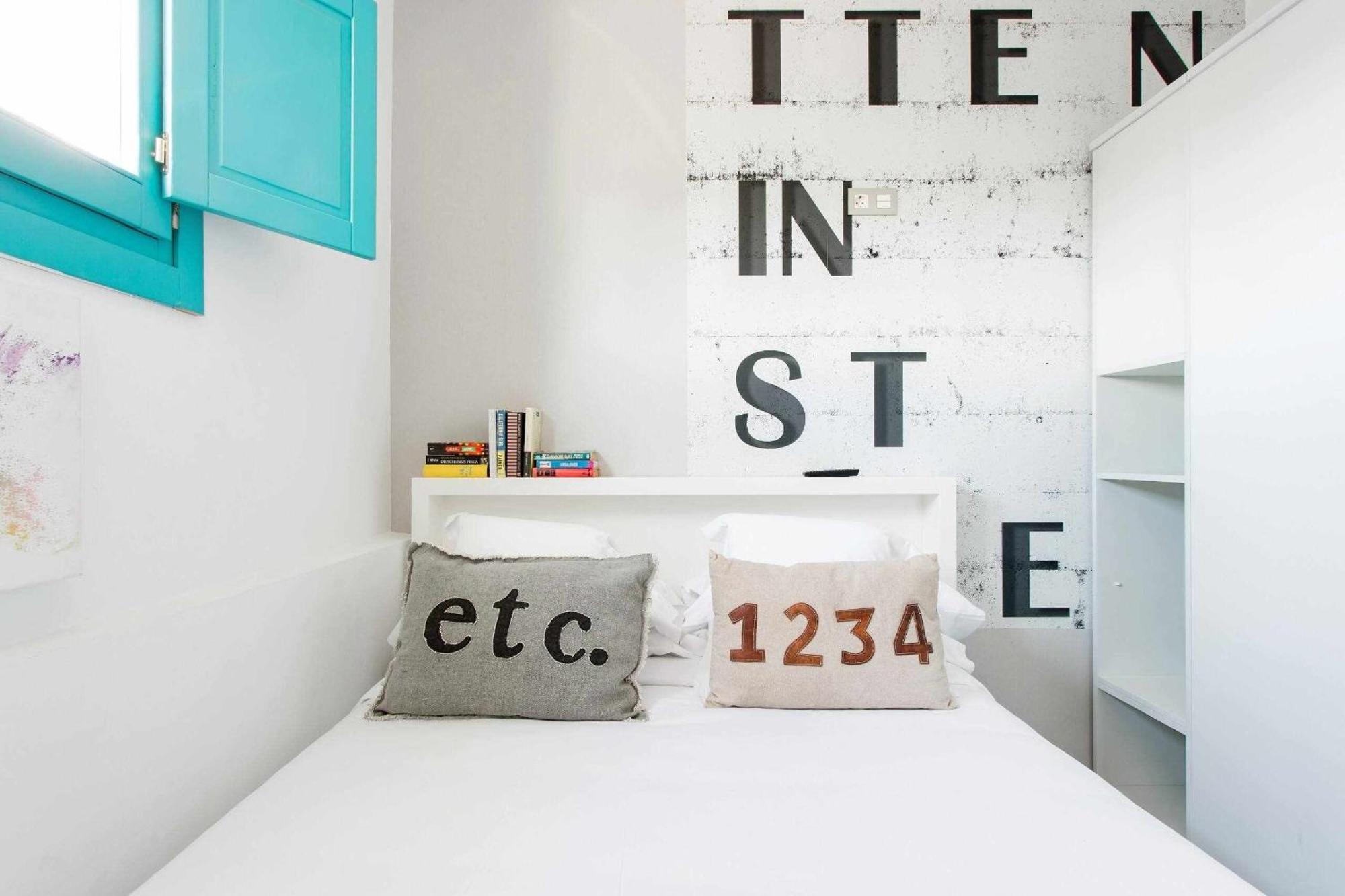 Revitalized Apartment In Historical Building Girona Esterno foto