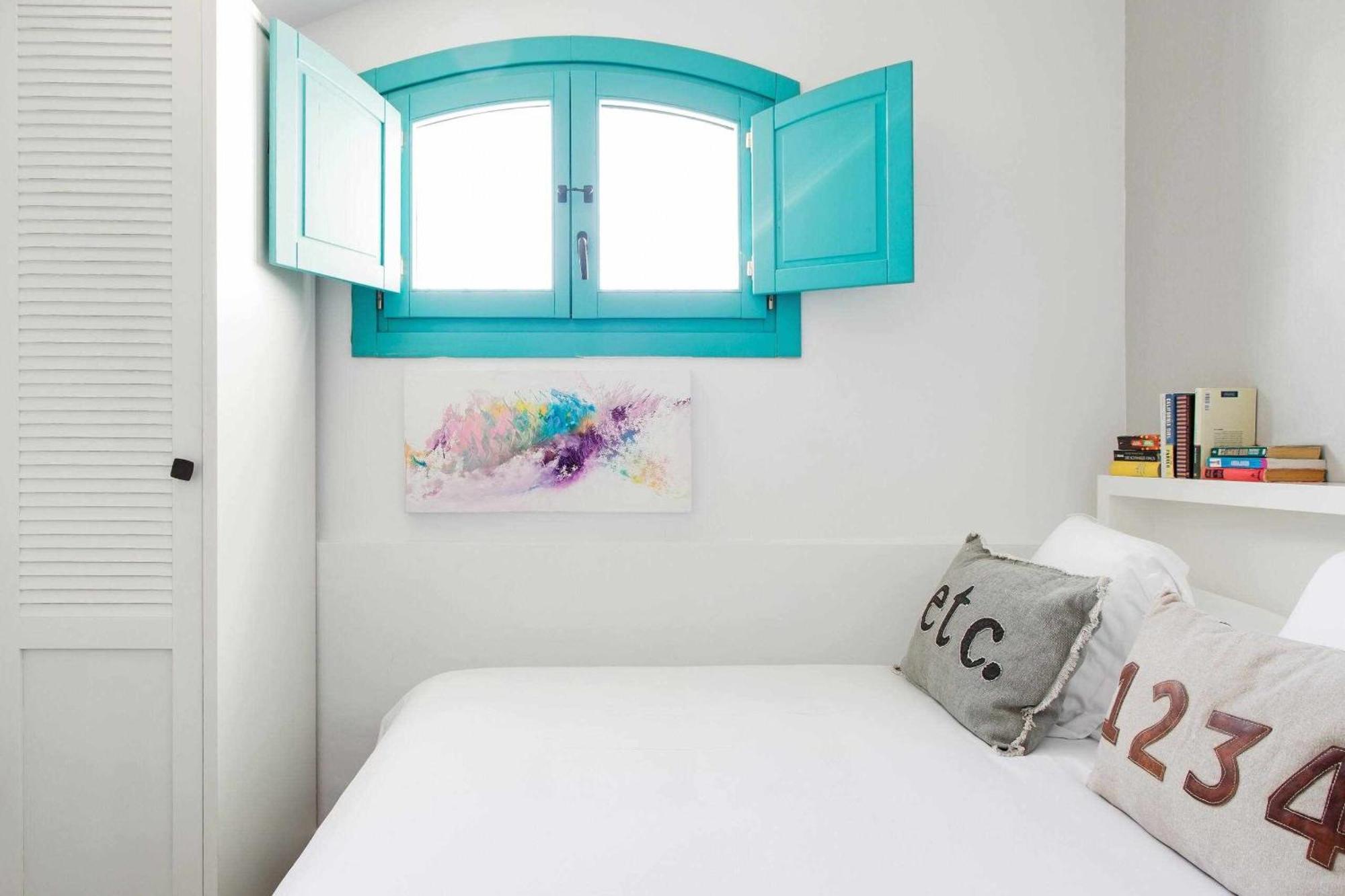 Revitalized Apartment In Historical Building Girona Esterno foto