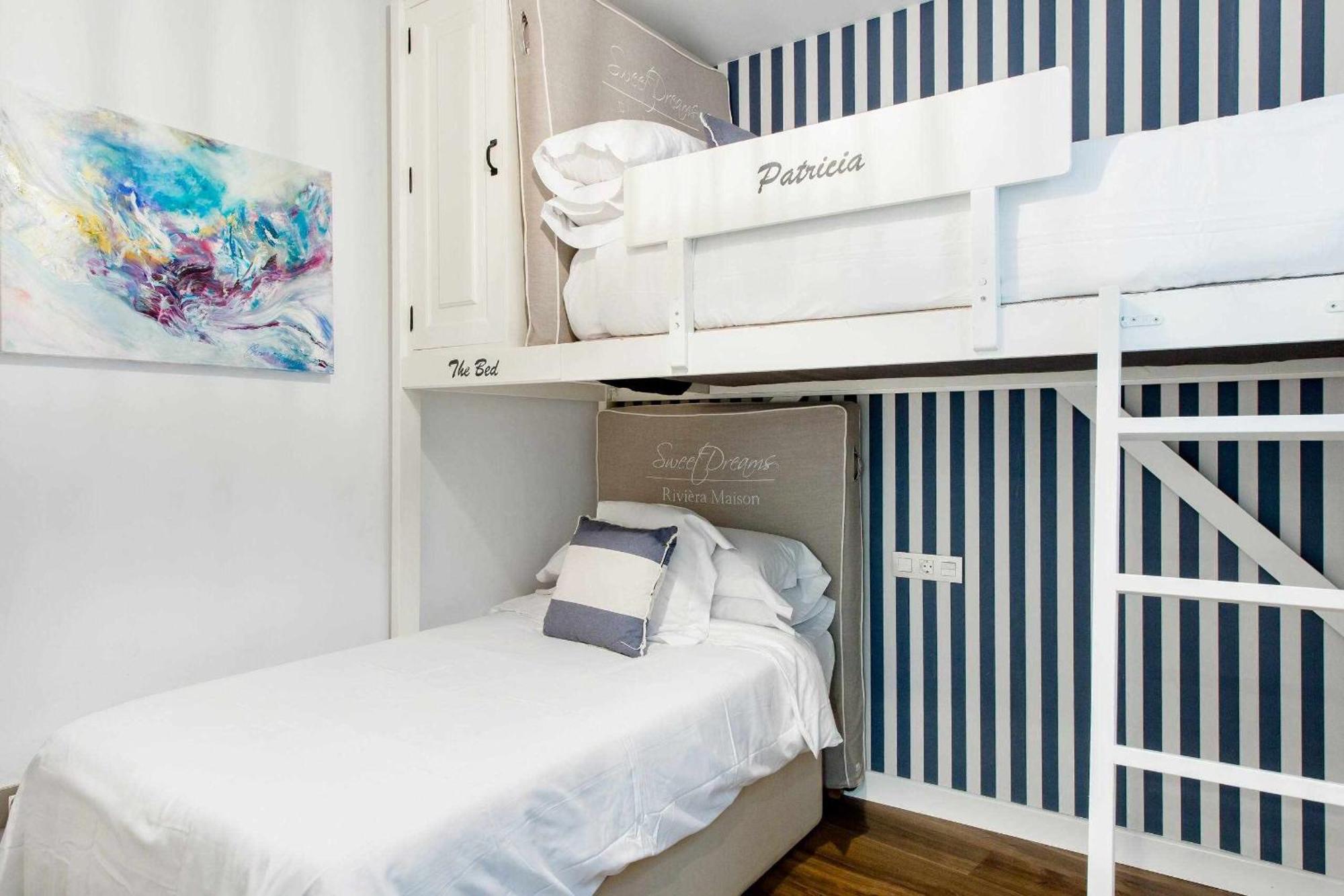 Revitalized Apartment In Historical Building Girona Esterno foto